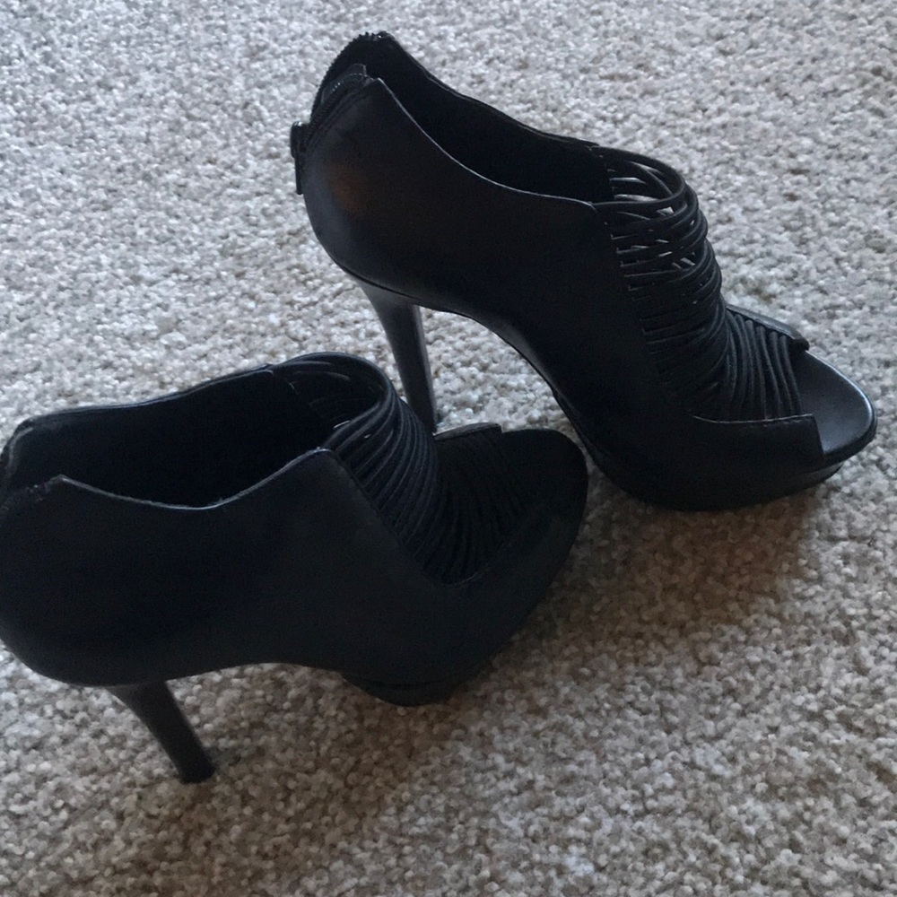 Heels - Picture 2 of 3